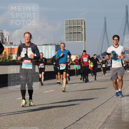 03.10.2025 - Köhlbrandbrückenlauf Luisa Fischer http://msf.ph/oto/9010952 03.10.2025 10:53:11 Position 3 1402, 3278, 1319, 1516 meine-sportfotos.de