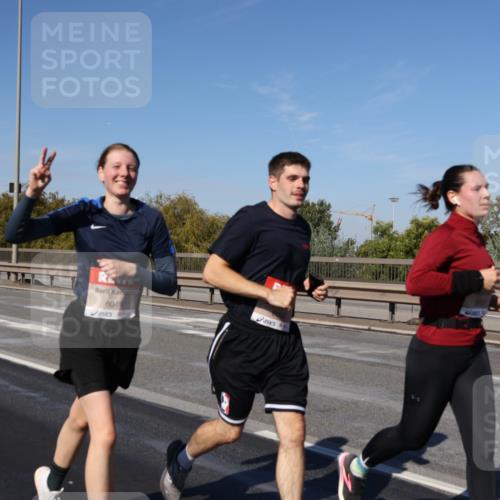 03.10.2025 - Köhlbrandbrückenlauf Julia Fischer http://msf.ph/oto/9010962 03.10.2025 12:57:40 Position 3 6049 meine-sportfotos.de