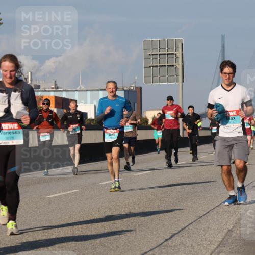 03.10.2025 - Köhlbrandbrückenlauf Luisa Fischer http://msf.ph/oto/9010968 03.10.2025 10:53:12 Position 3 3278, 1319, 516 meine-sportfotos.de