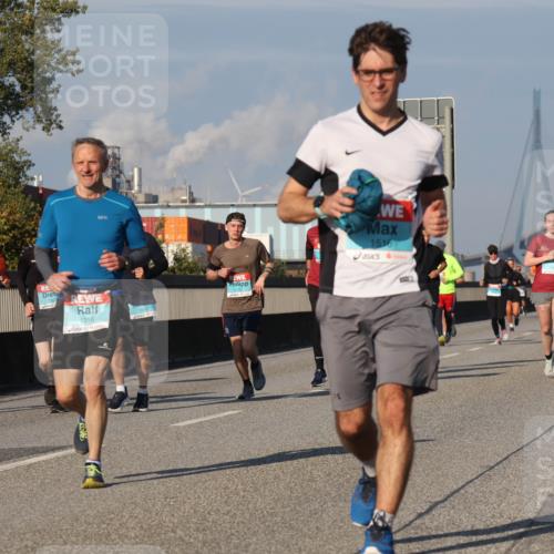 03.10.2025 - Köhlbrandbrückenlauf Luisa Fischer http://msf.ph/oto/9011000 03.10.2025 10:53:15 Position 3 1319, 1680, 1722, 1516 meine-sportfotos.de
