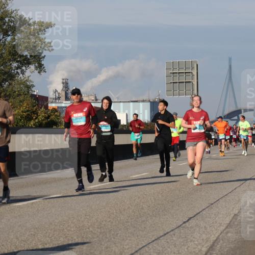 03.10.2025 - Köhlbrandbrückenlauf Luisa Fischer http://msf.ph/oto/9011039 03.10.2025 10:53:18 Position 3  meine-sportfotos.de