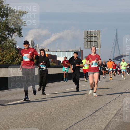 03.10.2025 - Köhlbrandbrückenlauf Luisa Fischer http://msf.ph/oto/9011047 03.10.2025 10:53:19 Position 3  meine-sportfotos.de