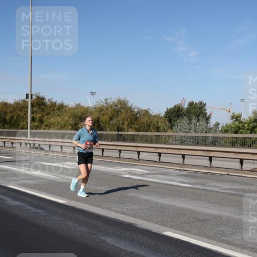 03.10.2025 - Köhlbrandbrückenlauf Julia Fischer http://msf.ph/oto/9011050 03.10.2025 12:57:59 Position 3  meine-sportfotos.de