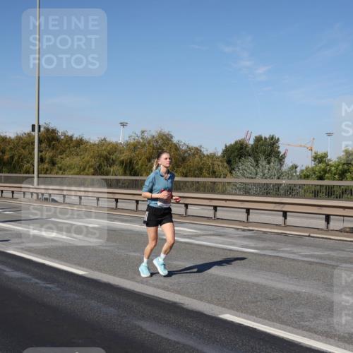 03.10.2025 - Köhlbrandbrückenlauf Julia Fischer http://msf.ph/oto/9011054 03.10.2025 12:58:00 Position 3  meine-sportfotos.de