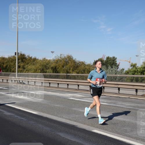03.10.2025 - Köhlbrandbrückenlauf Julia Fischer http://msf.ph/oto/9011058 03.10.2025 12:58:00 Position 3 025 meine-sportfotos.de