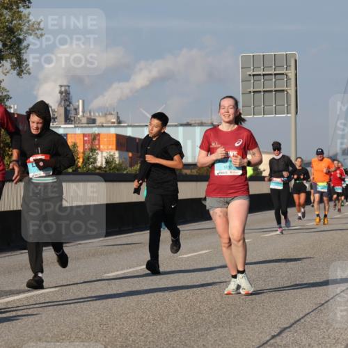 03.10.2025 - Köhlbrandbrückenlauf Luisa Fischer http://msf.ph/oto/9011060 03.10.2025 10:53:20 Position 3 2696, 1410 meine-sportfotos.de