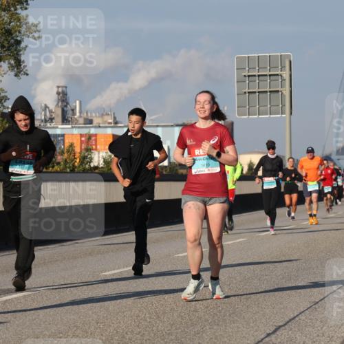 03.10.2025 - Köhlbrandbrückenlauf Luisa Fischer http://msf.ph/oto/9011064 03.10.2025 10:53:20 Position 3 2696, 1673, 1410 meine-sportfotos.de