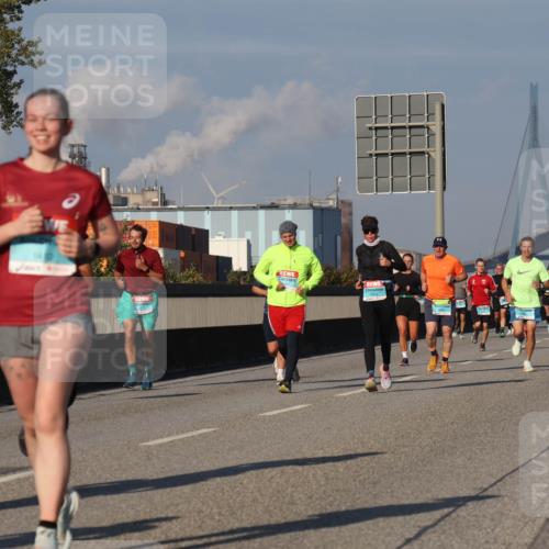 03.10.2025 - Köhlbrandbrückenlauf Luisa Fischer http://msf.ph/oto/9011083 03.10.2025 10:53:22 Position 3  meine-sportfotos.de