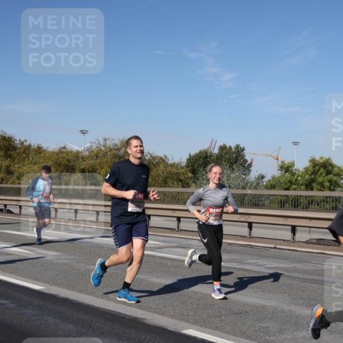 03.10.2025 - Köhlbrandbrückenlauf Julia Fischer http://msf.ph/oto/9011097 03.10.2025 12:58:09 Position 3 4617 meine-sportfotos.de