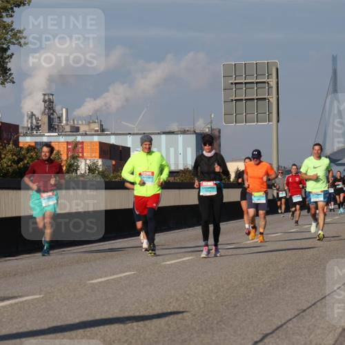 03.10.2025 - Köhlbrandbrückenlauf Luisa Fischer http://msf.ph/oto/9011099 03.10.2025 10:53:23 Position 3  meine-sportfotos.de