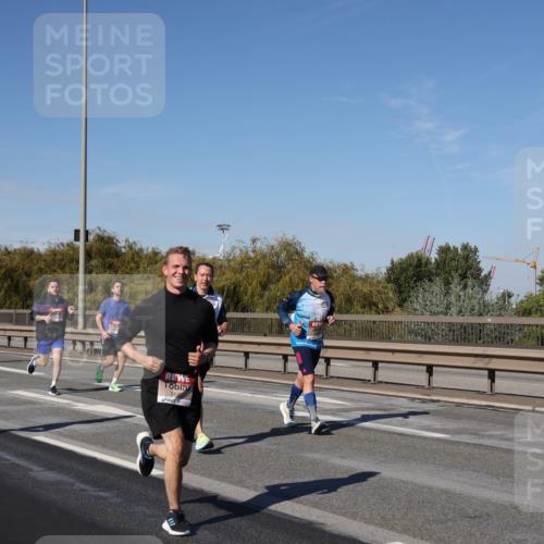 03.10.2025 - Köhlbrandbrückenlauf Julia Fischer http://msf.ph/oto/9011103 03.10.2025 12:58:10 Position 3  meine-sportfotos.de