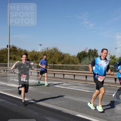 03.10.2025 - Köhlbrandbrückenlauf Julia Fischer http://msf.ph/oto/9011111 03.10.2025 12:58:11 Position 3 570 meine-sportfotos.de