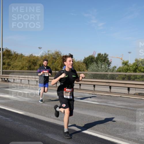 03.10.2025 - Köhlbrandbrückenlauf Julia Fischer http://msf.ph/oto/9011118 03.10.2025 12:58:12 Position 3 496 meine-sportfotos.de