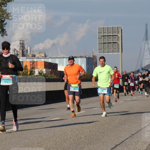 03.10.2025 - Köhlbrandbrückenlauf Luisa Fischer http://msf.ph/oto/9011151 03.10.2025 10:53:28 Position 3 1451, 2814, 2983, 2981 meine-sportfotos.de
