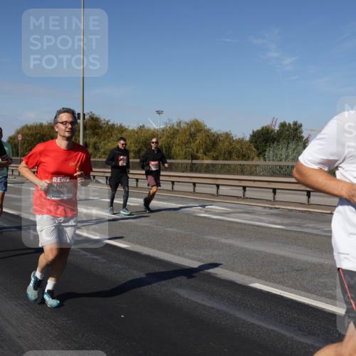 03.10.2025 - Köhlbrandbrückenlauf Julia Fischer http://msf.ph/oto/9011157 03.10.2025 12:58:23 Position 3 4854 meine-sportfotos.de