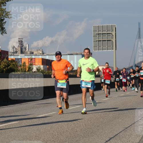 03.10.2025 - Köhlbrandbrückenlauf Luisa Fischer http://msf.ph/oto/9011159 03.10.2025 10:53:28 Position 3 2814, 2981, 2983 meine-sportfotos.de