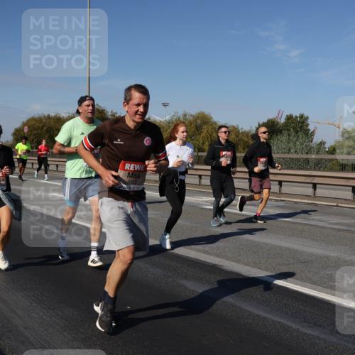 03.10.2025 - Köhlbrandbrückenlauf Julia Fischer http://msf.ph/oto/9011165 03.10.2025 12:58:24 Position 3 4223 meine-sportfotos.de