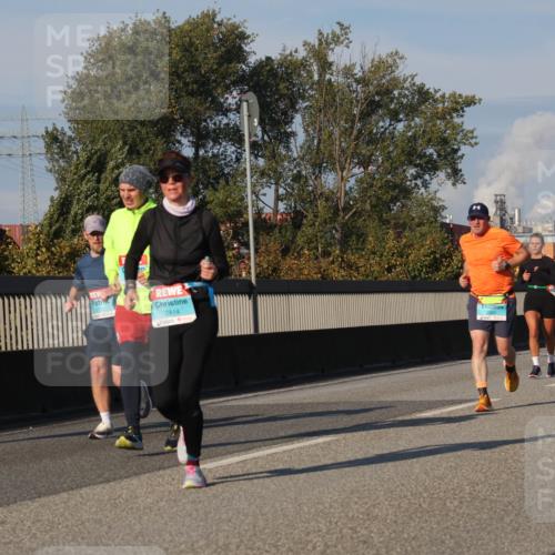 03.10.2025 - Köhlbrandbrückenlauf Luisa Fischer http://msf.ph/oto/9011179 03.10.2025 10:53:30 Position 3 2814 meine-sportfotos.de