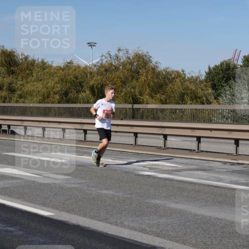 03.10.2025 - Köhlbrandbrückenlauf Julia Fischer http://msf.ph/oto/9011188 03.10.2025 12:58:31 Position 3  meine-sportfotos.de