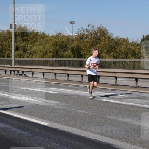 03.10.2025 - Köhlbrandbrückenlauf Julia Fischer http://msf.ph/oto/9011191 03.10.2025 12:58:31 Position 3  meine-sportfotos.de