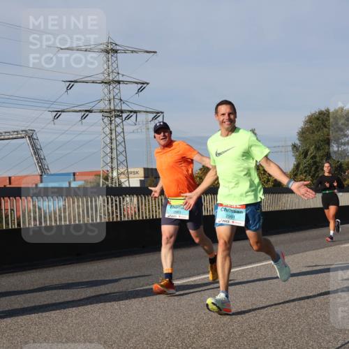 03.10.2025 - Köhlbrandbrückenlauf Luisa Fischer http://msf.ph/oto/9011223 03.10.2025 10:53:34 Position 3 2983, 2981 meine-sportfotos.de
