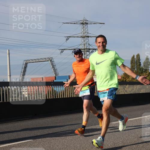 03.10.2025 - Köhlbrandbrückenlauf Luisa Fischer http://msf.ph/oto/9011228 03.10.2025 10:53:35 Position 3 2983 meine-sportfotos.de