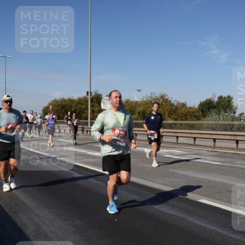 03.10.2025 - Köhlbrandbrückenlauf Julia Fischer http://msf.ph/oto/9011229 03.10.2025 12:58:41 Position 3  meine-sportfotos.de