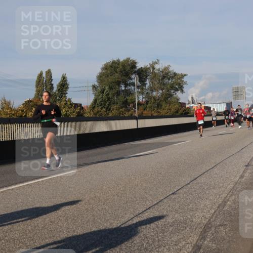 03.10.2025 - Köhlbrandbrückenlauf Luisa Fischer http://msf.ph/oto/9011239 03.10.2025 10:53:36 Position 3  meine-sportfotos.de