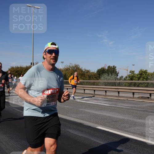 03.10.2025 - Köhlbrandbrückenlauf Julia Fischer http://msf.ph/oto/9011249 03.10.2025 12:58:43 Position 3 6112 meine-sportfotos.de
