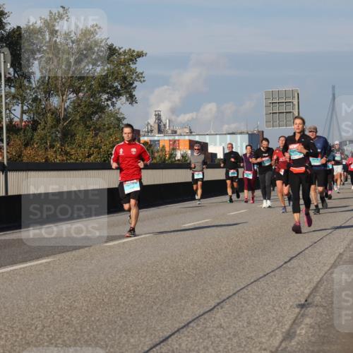 03.10.2025 - Köhlbrandbrückenlauf Luisa Fischer http://msf.ph/oto/9011253 03.10.2025 10:53:37 Position 3  meine-sportfotos.de