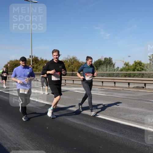 03.10.2025 - Köhlbrandbrückenlauf Julia Fischer http://msf.ph/oto/9011298 03.10.2025 12:58:55 Position 3  meine-sportfotos.de