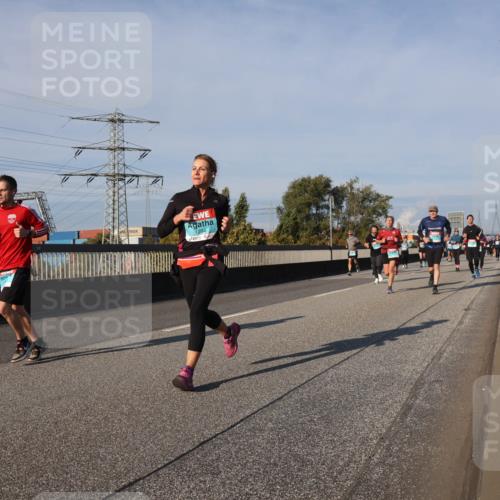 03.10.2025 - Köhlbrandbrückenlauf Luisa Fischer http://msf.ph/oto/9011305 03.10.2025 10:53:42 Position 3 1294 meine-sportfotos.de