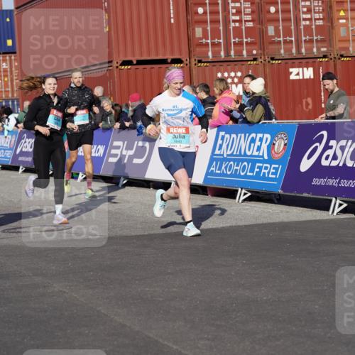 03.10.2025 - Köhlbrandbrückenlauf Michael Burmester http://msf.ph/oto/9011308 03.10.2025 10:12:06 Ziel 1458, 1520, 1534, 1640, 1771, 1829, 3457, 3767, 3768 meine-sportfotos.de