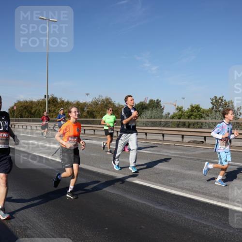 03.10.2025 - Köhlbrandbrückenlauf Julia Fischer http://msf.ph/oto/9011322 03.10.2025 12:59:01 Position 3 4406 meine-sportfotos.de