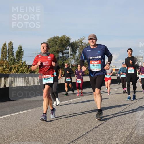 03.10.2025 - Köhlbrandbrückenlauf Luisa Fischer http://msf.ph/oto/9011332 03.10.2025 10:53:44 Position 3 1363, 1250 meine-sportfotos.de