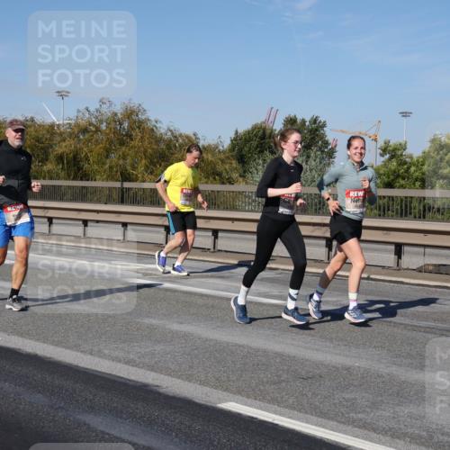 03.10.2025 - Köhlbrandbrückenlauf Julia Fischer http://msf.ph/oto/9011354 03.10.2025 12:59:10 Position 3  meine-sportfotos.de