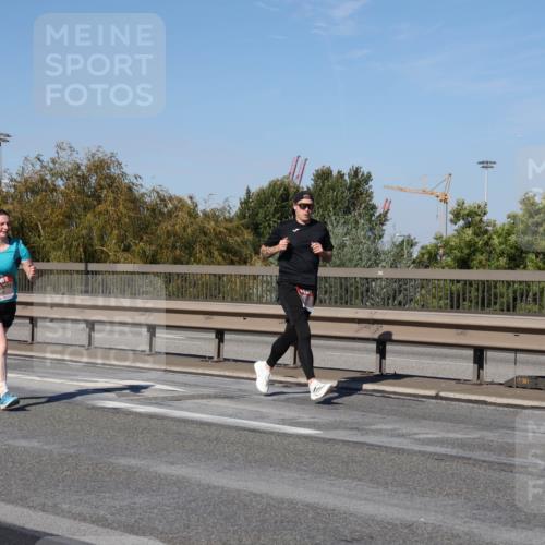 03.10.2025 - Köhlbrandbrückenlauf Julia Fischer http://msf.ph/oto/9011372 03.10.2025 12:59:14 Position 3  meine-sportfotos.de
