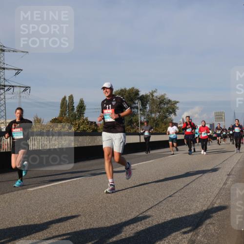 03.10.2025 - Köhlbrandbrückenlauf Luisa Fischer http://msf.ph/oto/9011384 03.10.2025 10:53:50 Position 3  meine-sportfotos.de