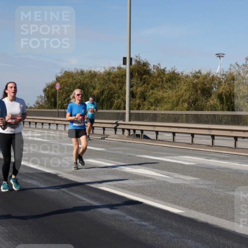 03.10.2025 - Köhlbrandbrückenlauf Julia Fischer http://msf.ph/oto/9011386 03.10.2025 12:59:19 Position 3  meine-sportfotos.de