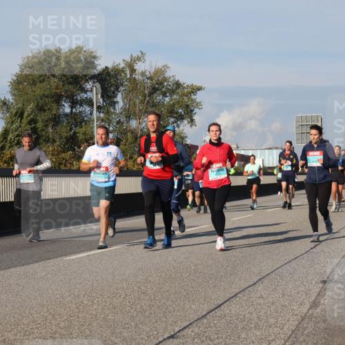 03.10.2025 - Köhlbrandbrückenlauf Luisa Fischer http://msf.ph/oto/9011407 03.10.2025 10:53:52 Position 3 3838 meine-sportfotos.de
