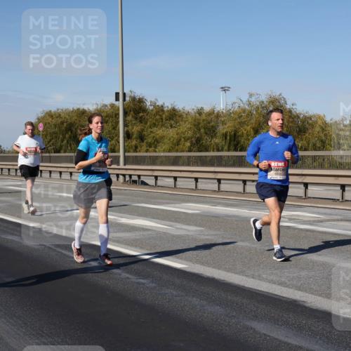 03.10.2025 - Köhlbrandbrückenlauf Julia Fischer http://msf.ph/oto/9011410 03.10.2025 12:59:27 Position 3 6448 meine-sportfotos.de