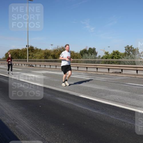 03.10.2025 - Köhlbrandbrückenlauf Julia Fischer http://msf.ph/oto/9011421 03.10.2025 12:59:31 Position 3  meine-sportfotos.de