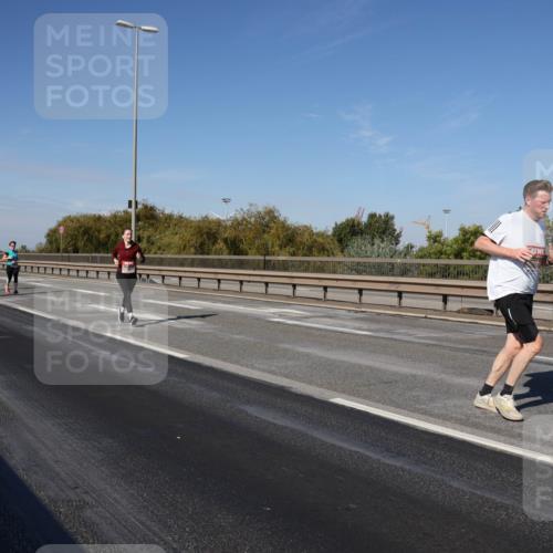 03.10.2025 - Köhlbrandbrückenlauf Julia Fischer http://msf.ph/oto/9011424 03.10.2025 12:59:32 Position 3  meine-sportfotos.de