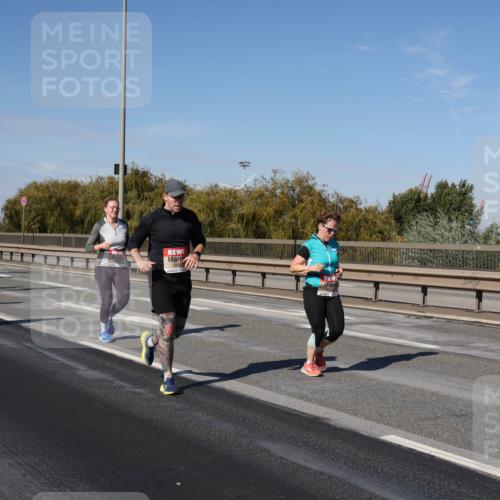 03.10.2025 - Köhlbrandbrückenlauf Julia Fischer http://msf.ph/oto/9011437 03.10.2025 12:59:37 Position 3  meine-sportfotos.de