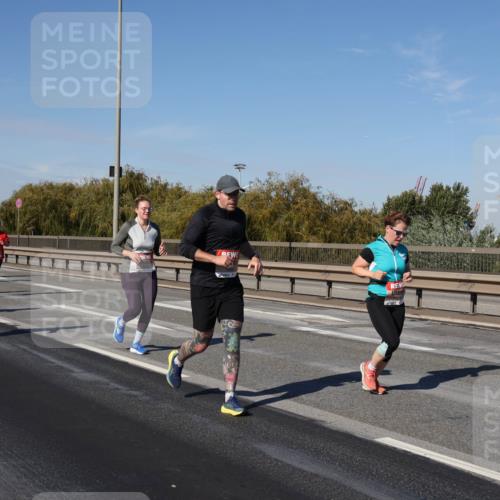 03.10.2025 - Köhlbrandbrückenlauf Julia Fischer http://msf.ph/oto/9011439 03.10.2025 12:59:37 Position 3  meine-sportfotos.de