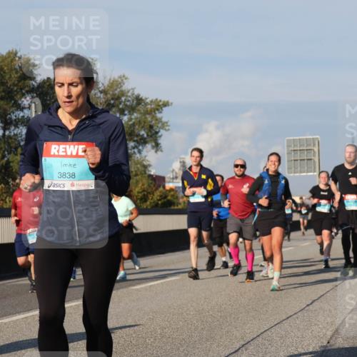 03.10.2025 - Köhlbrandbrückenlauf Luisa Fischer http://msf.ph/oto/9011445 03.10.2025 10:53:55 Position 3 3838 meine-sportfotos.de
