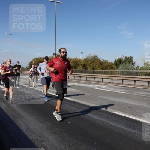 03.10.2025 - Köhlbrandbrückenlauf Julia Fischer http://msf.ph/oto/9011447 03.10.2025 12:59:39 Position 3  meine-sportfotos.de