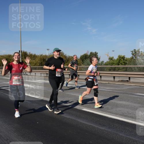 03.10.2025 - Köhlbrandbrückenlauf Julia Fischer http://msf.ph/oto/9011465 03.10.2025 12:59:43 Position 3 4785 meine-sportfotos.de