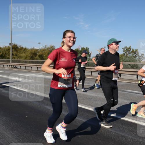 03.10.2025 - Köhlbrandbrückenlauf Julia Fischer http://msf.ph/oto/9011471 03.10.2025 12:59:43 Position 3 4785 meine-sportfotos.de