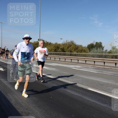 03.10.2025 - Köhlbrandbrückenlauf Julia Fischer http://msf.ph/oto/9011474 03.10.2025 12:59:45 Position 3  meine-sportfotos.de
